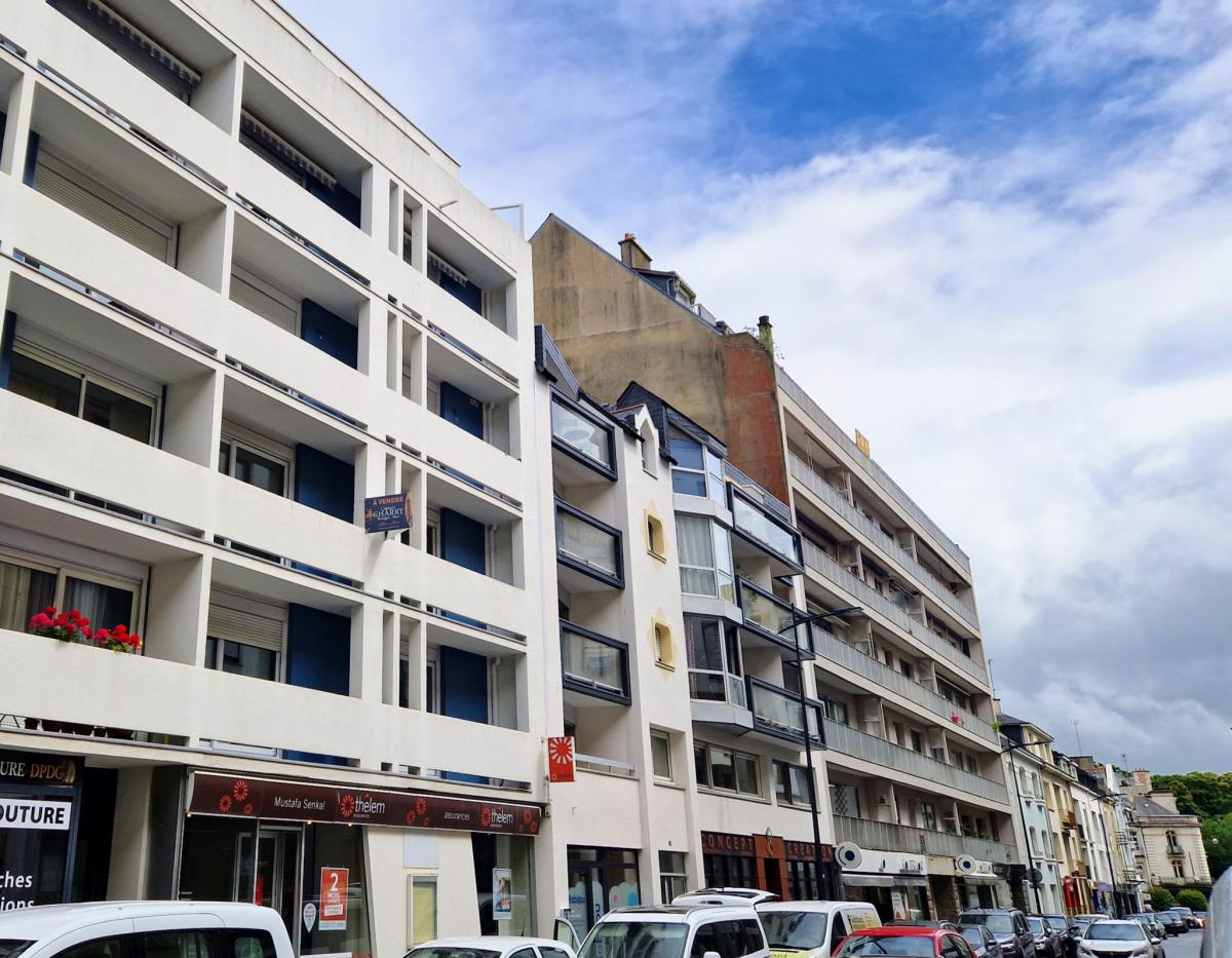 Exclusive: through apartment with balconies, basement storage