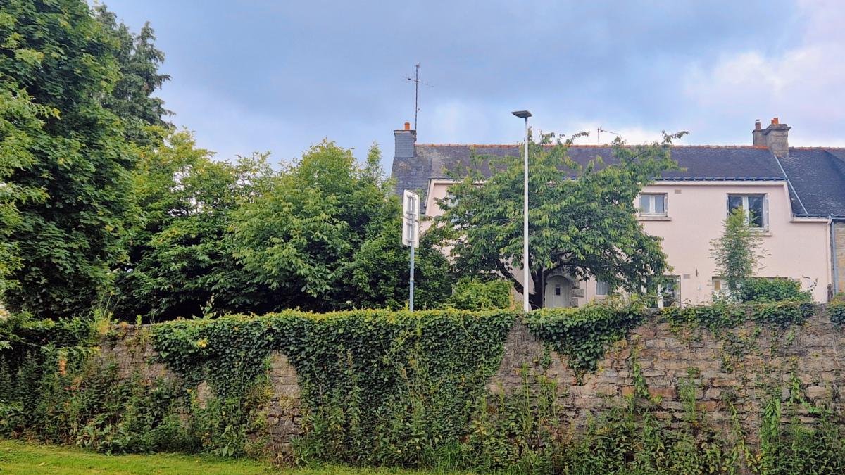 Quartier calme proche centre maison jardin garage