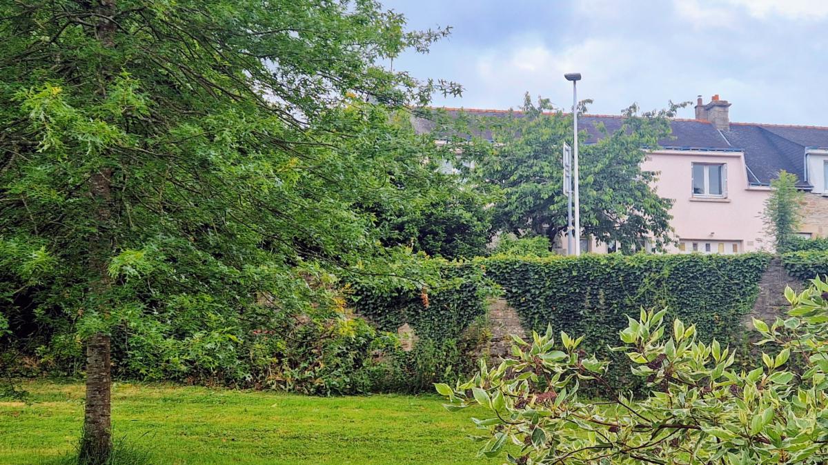 Quartier calme proche centre maison jardin garage