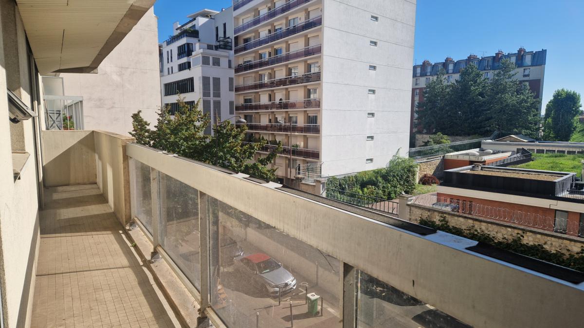 Petit-Montrouge apartment 69m2 renovated cellar parking Paris