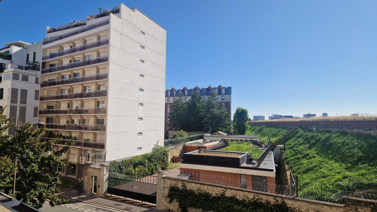 Petit-Montrouge apartment 69m2 renovated cellar parking Paris