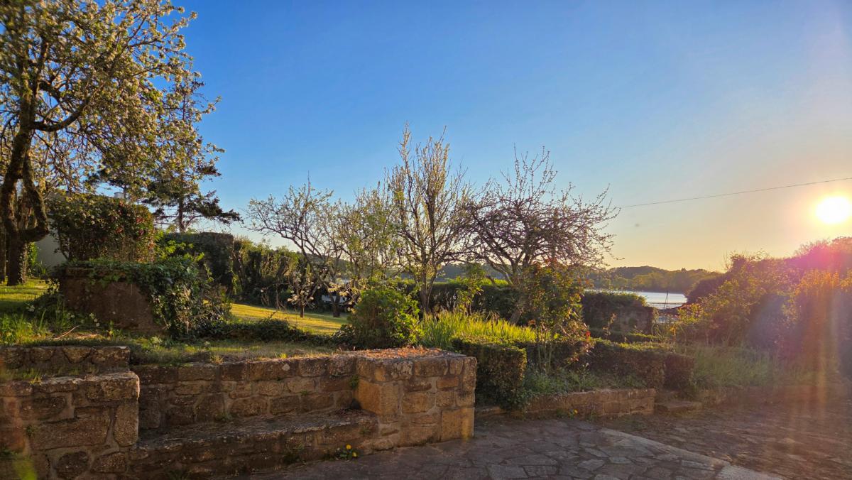 Vue mer sur le Golfe maison jardin terrasse