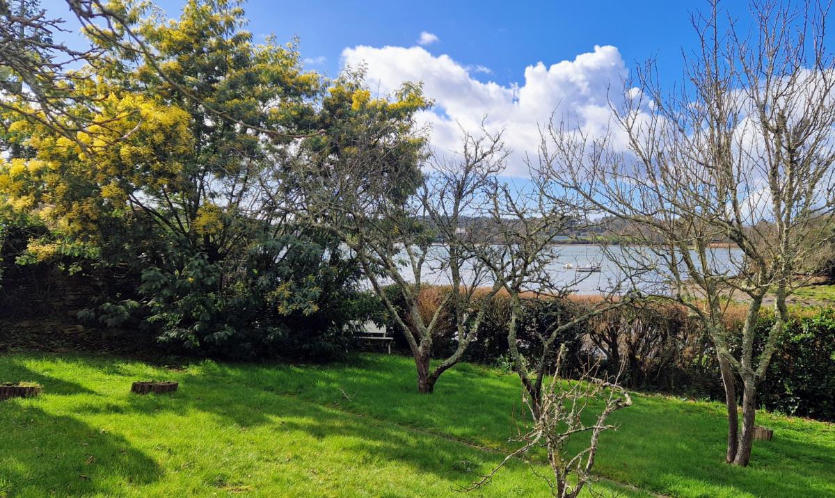 Vue mer sur le Golfe maison jardin terrasse