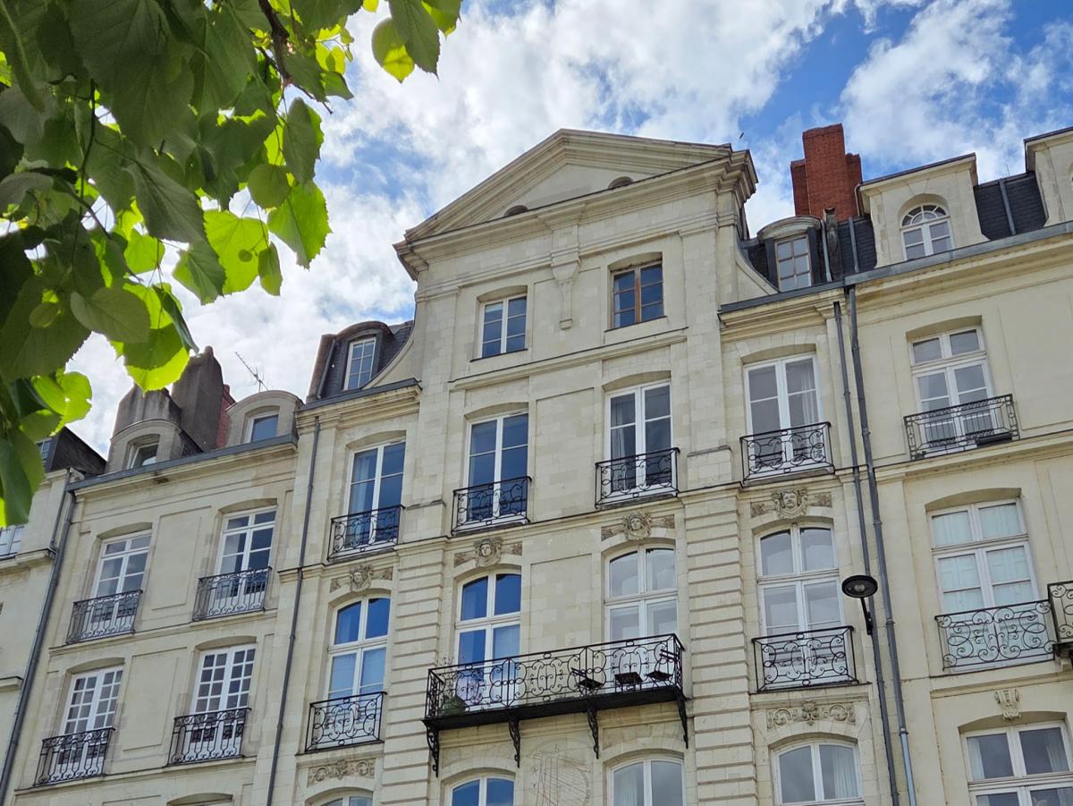 Decré-Bourse appartement 3 ch grenier+cave