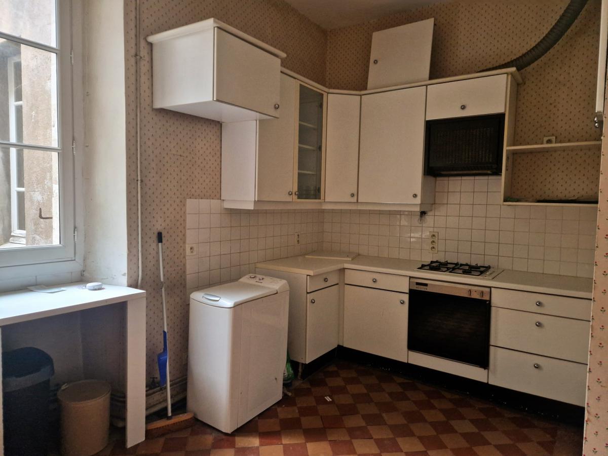 Decré-Bourse appartement 3 ch grenier+cave