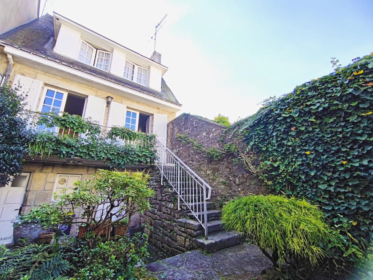 Maison centre ville Auray 4 ch jardin