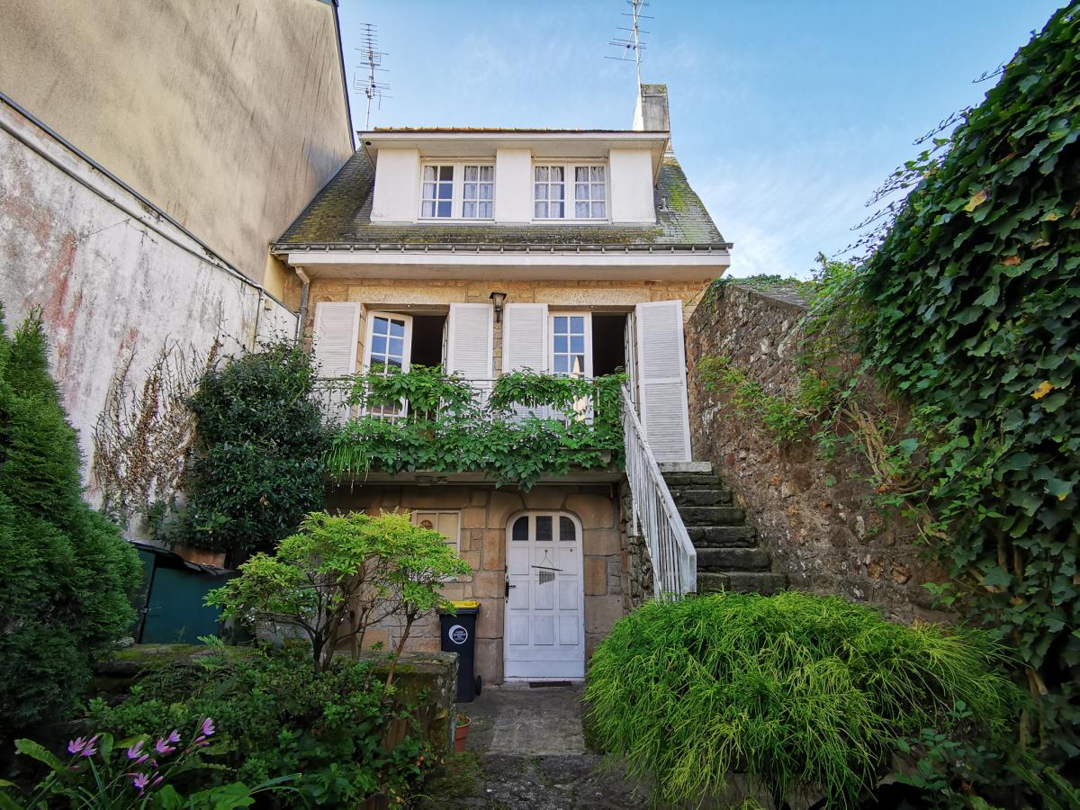 Maison centre ville Auray 4 ch jardin