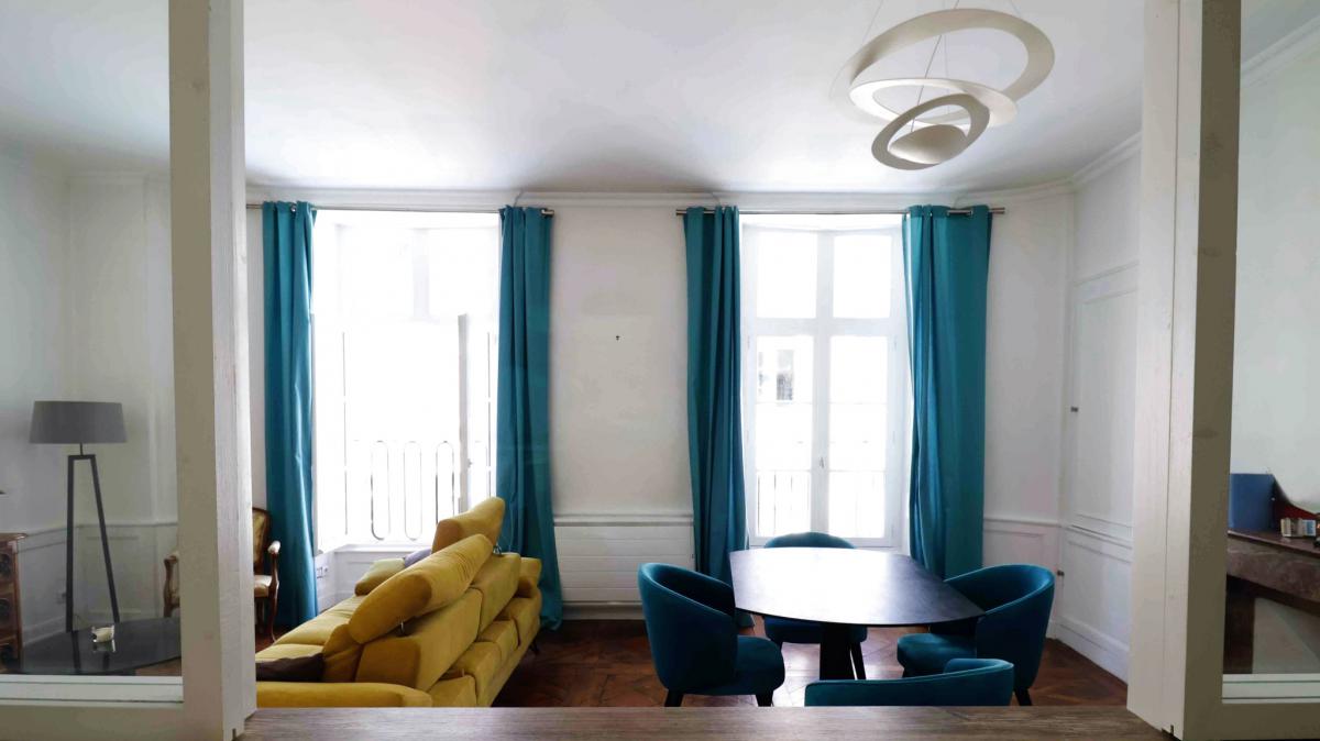 Vue dégagée appartement ancien rénové 3 ch + cave