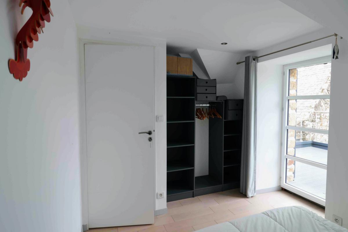 Plage à pied maison rénovée et ses deux terrasses 