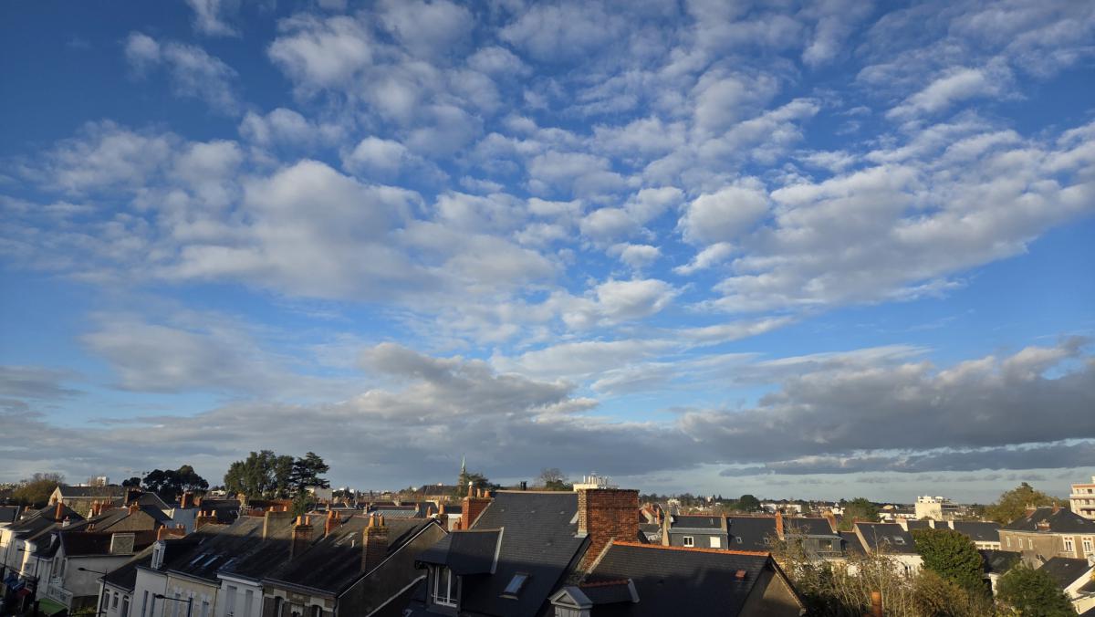 À rénover Appartement-terrasse T1 bis résidence services 