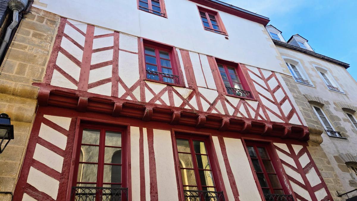 Centre-ville historique appartement ancien 2 ch 