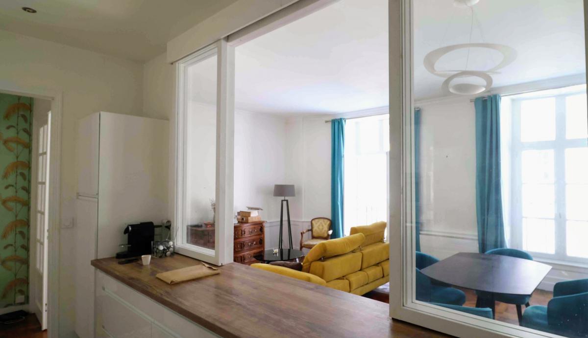 Vue dégagée 3e étage appartement ancien rénové 3 ch + cave