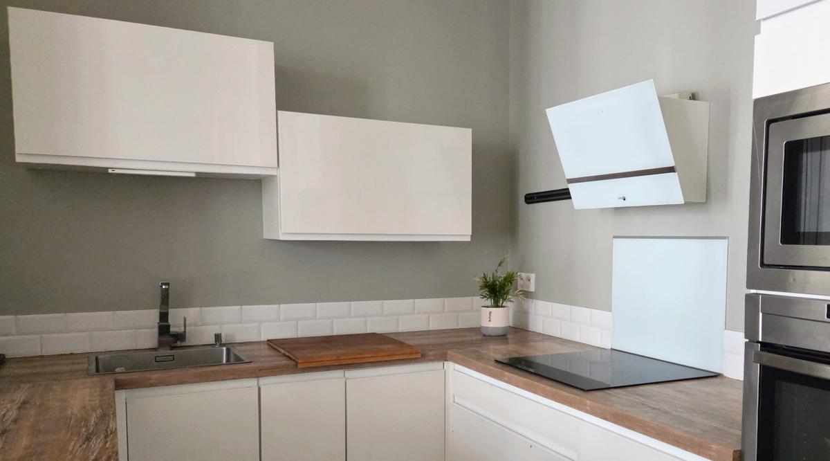 Vue dégagée 3e étage appartement ancien rénové 3 ch + cave