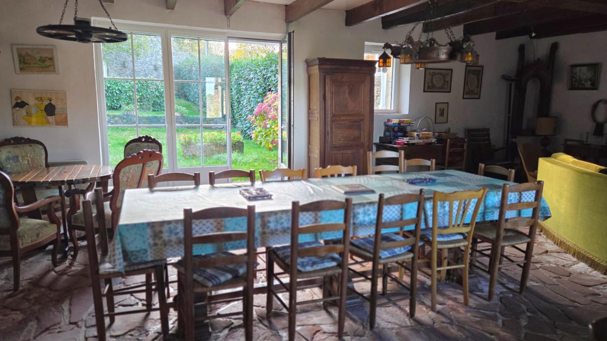 Campagne maison de famille piscine et dépendance