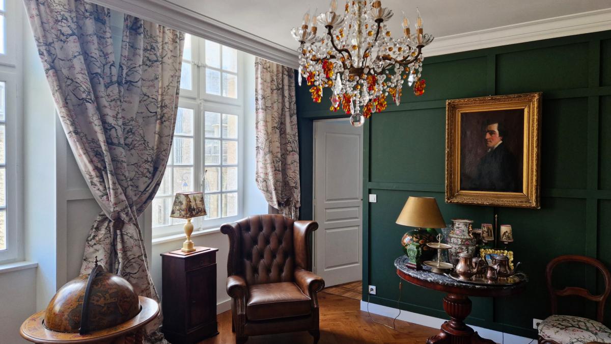 Intra-muros appartement rénové 3 ch + caves 