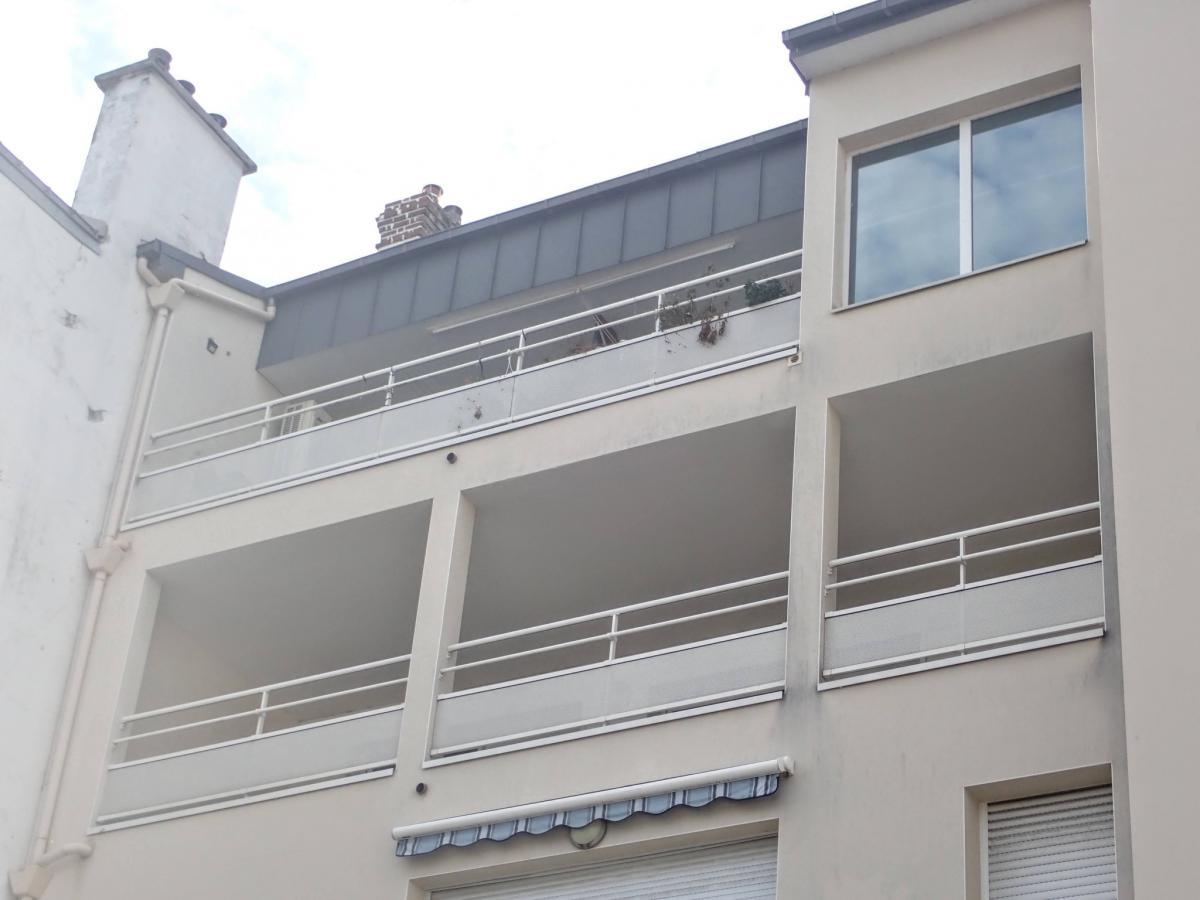 Grand appartement 3 ch balcon garage 