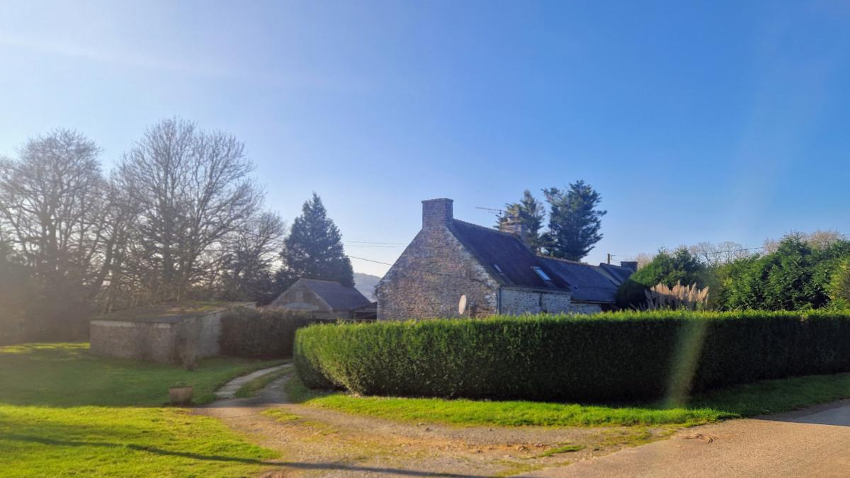 Campagne longère et dépendances possible gîte 