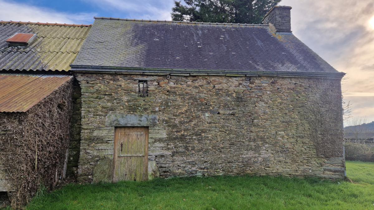 Campagne longère et dépendances possible gîte 