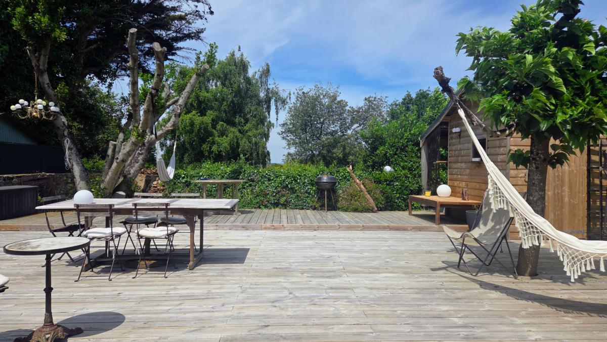   Petite vue mer maison ancienne 5 ch jardin-terrasse arboré