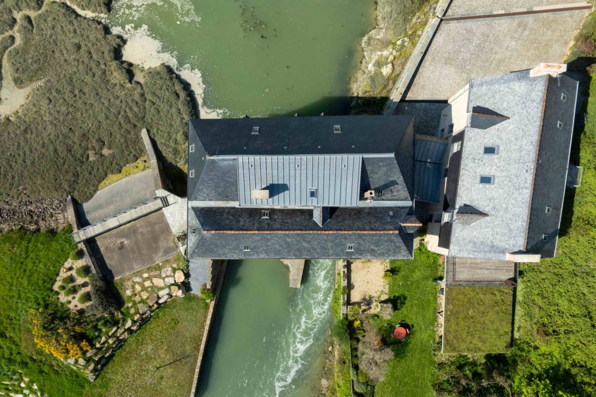 Propriété vue imprenable sur la rivière vers la mer