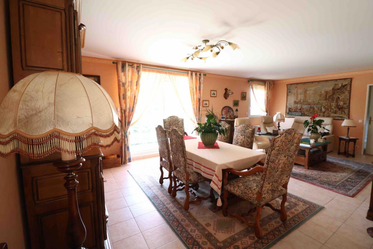 Centre bel appartement-terrasses 3 ch double garage 