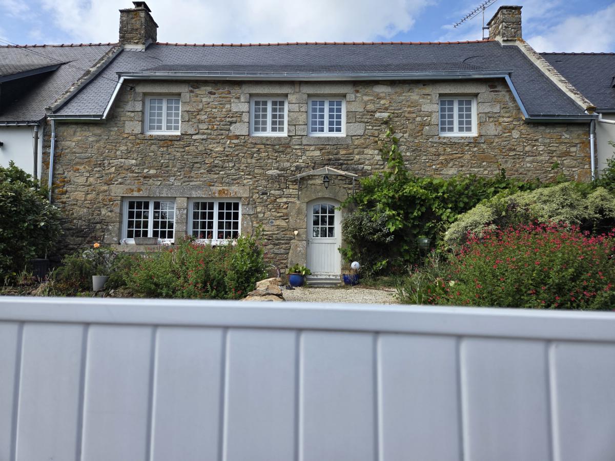   Petite vue mer maison ancienne 5 ch jardin-terrasse arboré