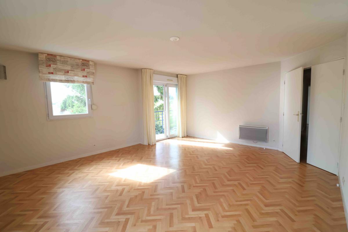 Vannes centre Garenne appartement T4 balcon + parking couver