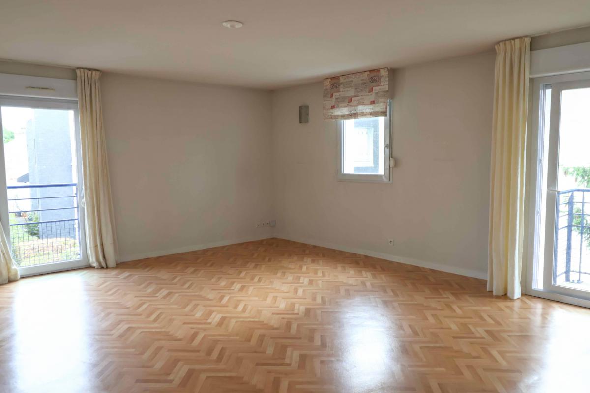 Vannes centre Garenne appartement T4 balcon + parking couver