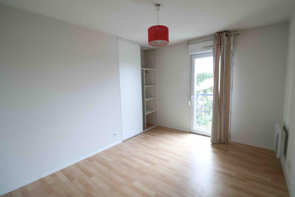 Vannes centre Garenne appartement T4 balcon + parking couver