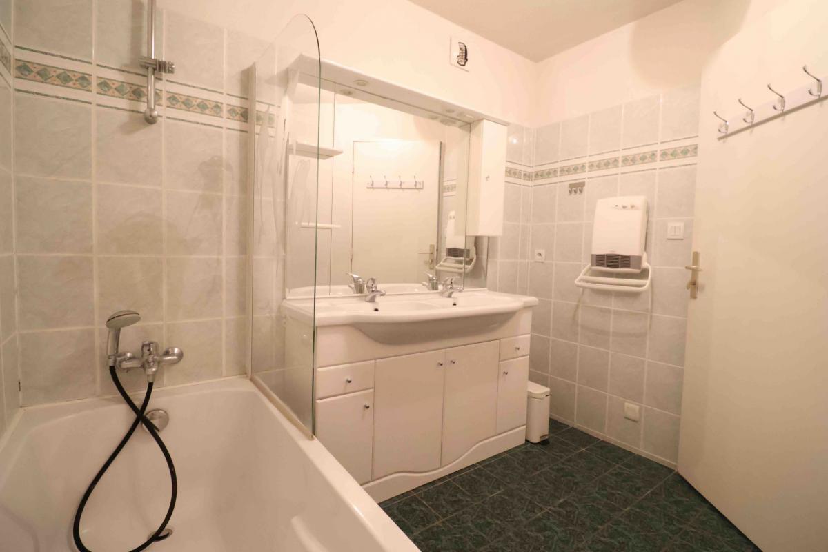 Vannes centre Garenne appartement T4 balcon + parking couver
