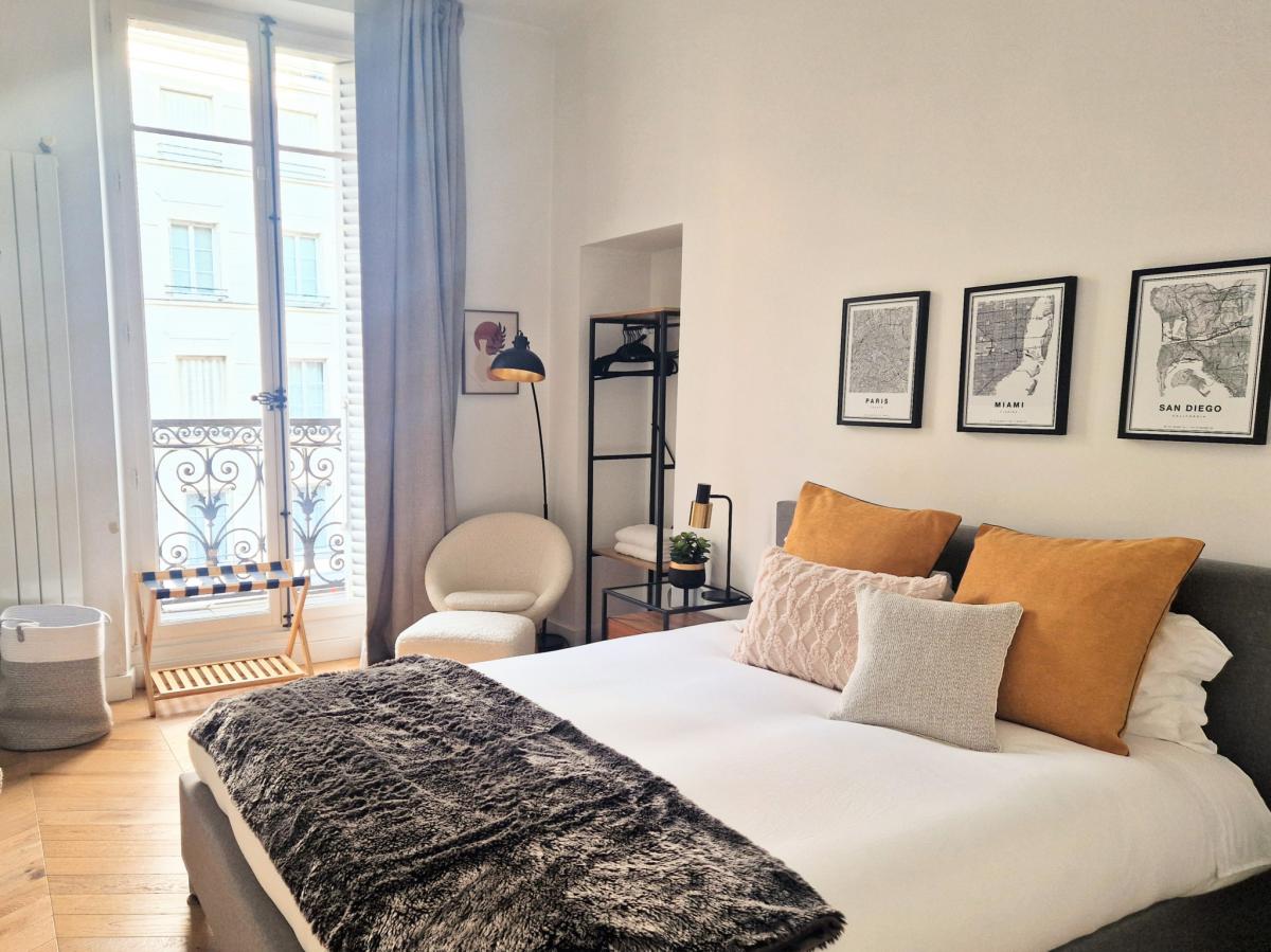 Appartement de prestige balcon 3 chambres + bains privatifs