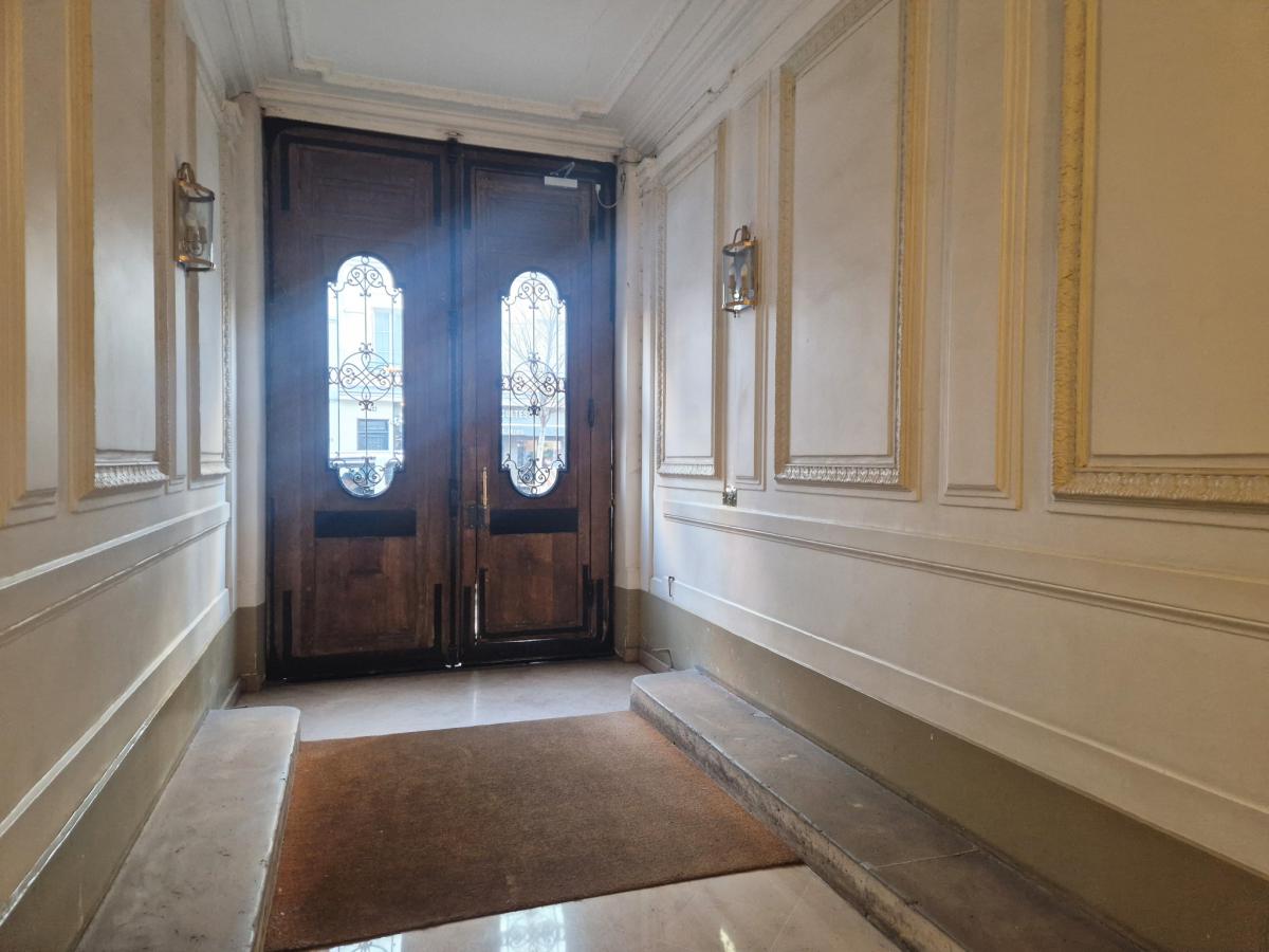 Appartement de prestige balcon 3 chambres + bains privatifs