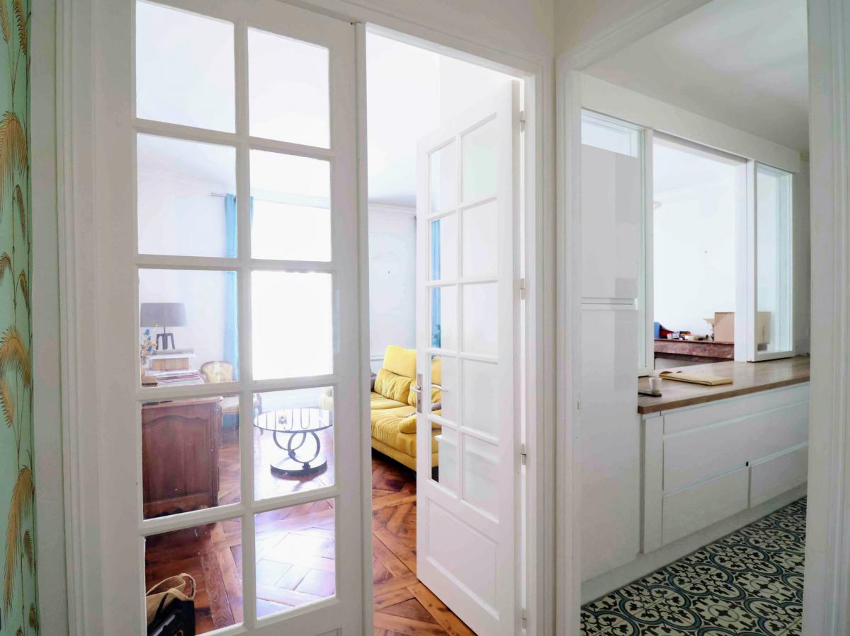 Vue dégagée appartement ancien rénové 3 ch