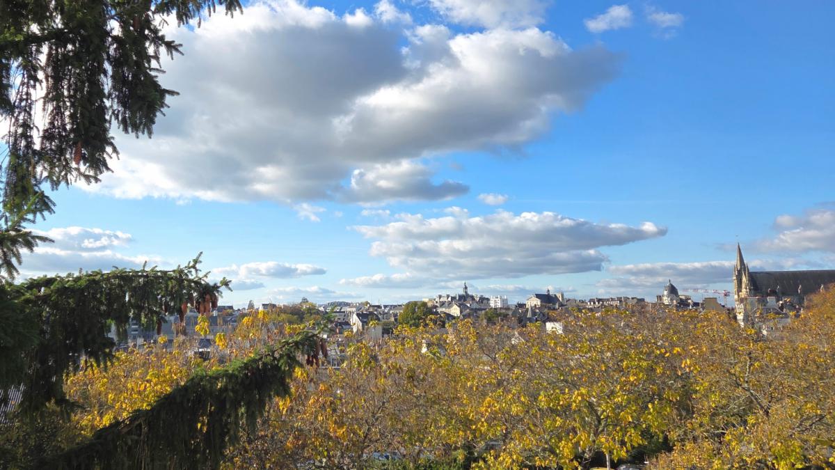 Centre appartement T4 balcon + parking couvert sécurisé