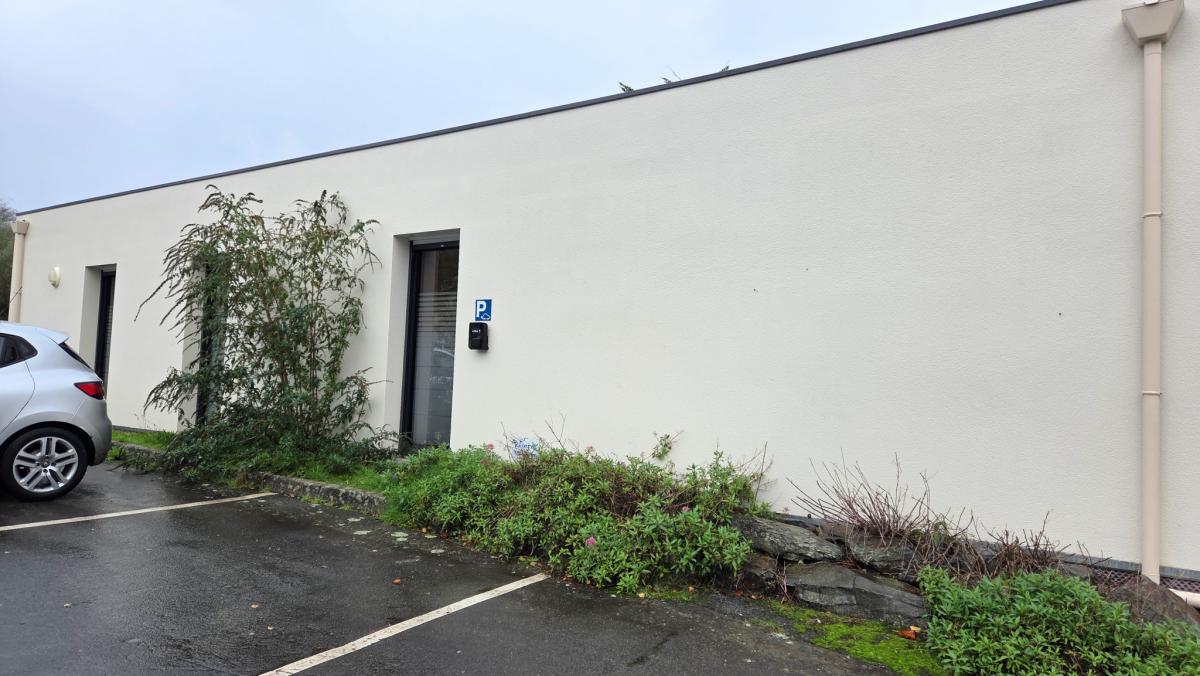 Baud centre-ville maison plain pied PMR + jardin 