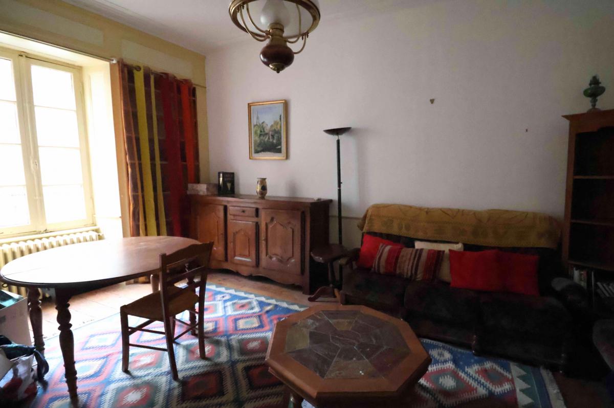 Centre-ville historique appartement ancien 2 ch 