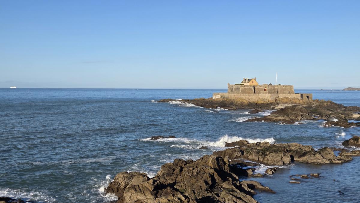 Intra-muros plage à pied appartement 3 ch