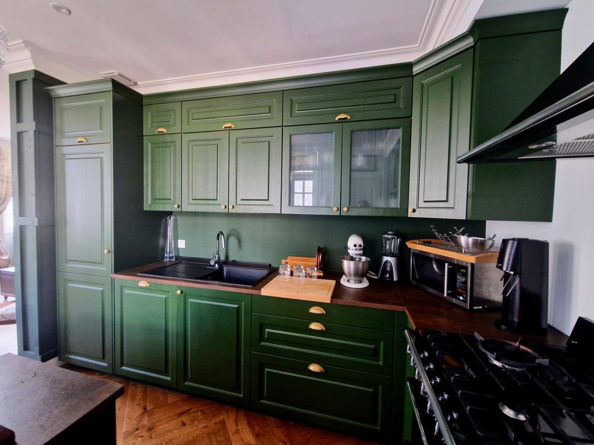 Intra-muros appartement rénové 3 ch + caves 