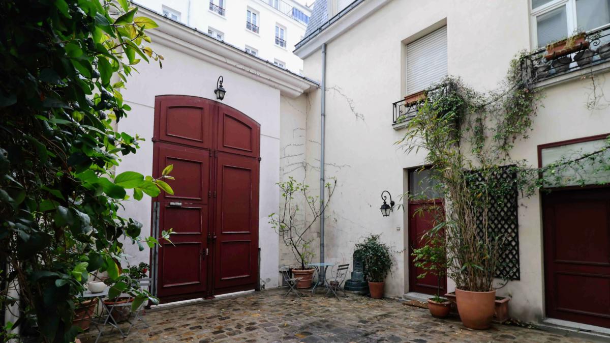 Appartement rénové duplex 2 ch parquet double exposition