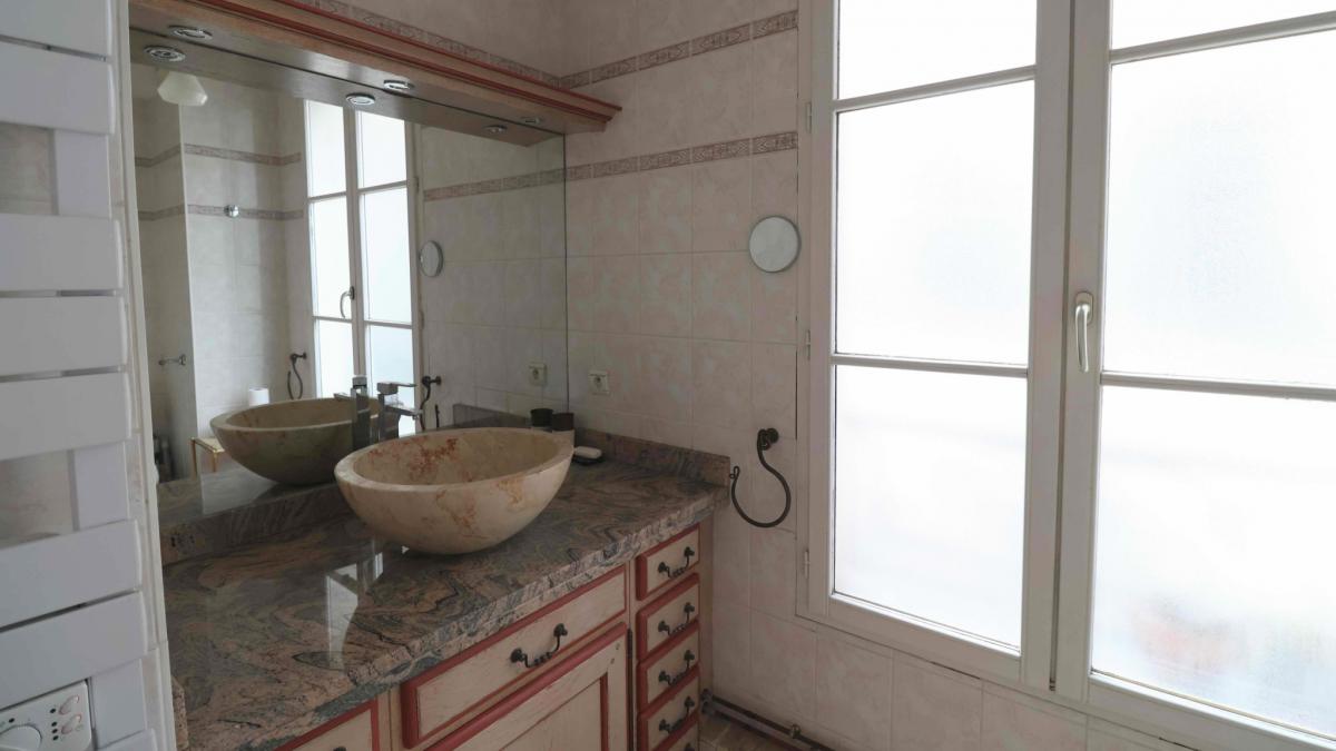 Appartement rénové duplex 2 ch parquet double exposition