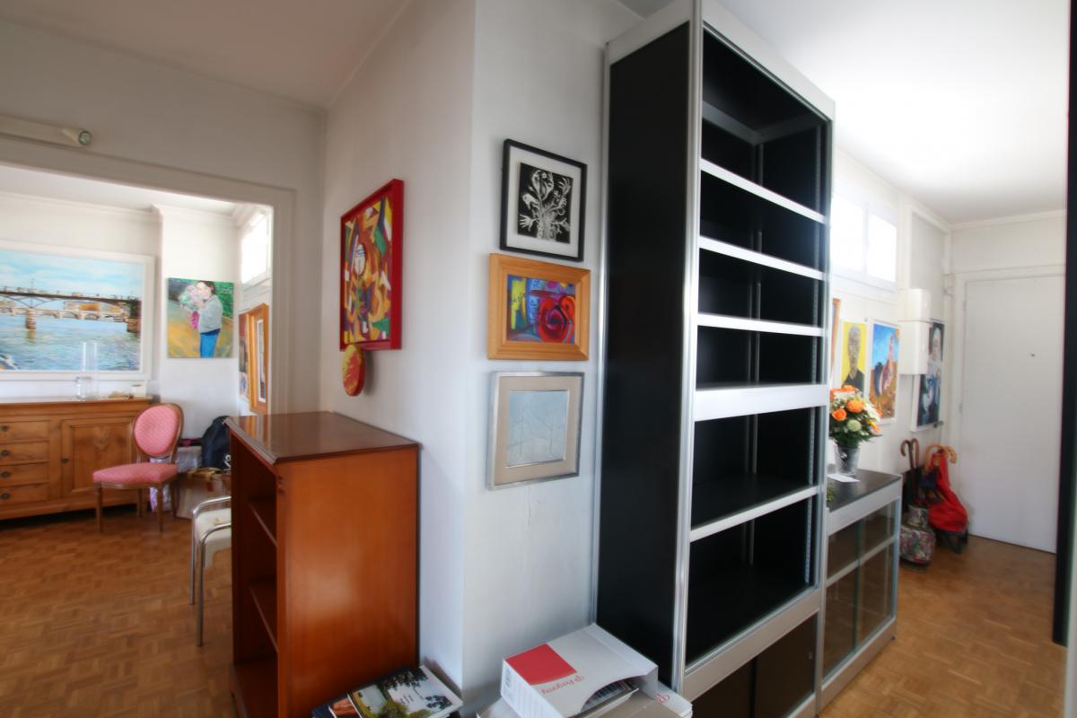 Exclusivité Commerce appartement cave + parking 