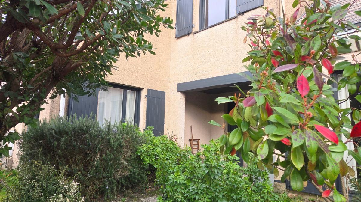 Proche écoles maison 5 ch terrasse et jardin garage 