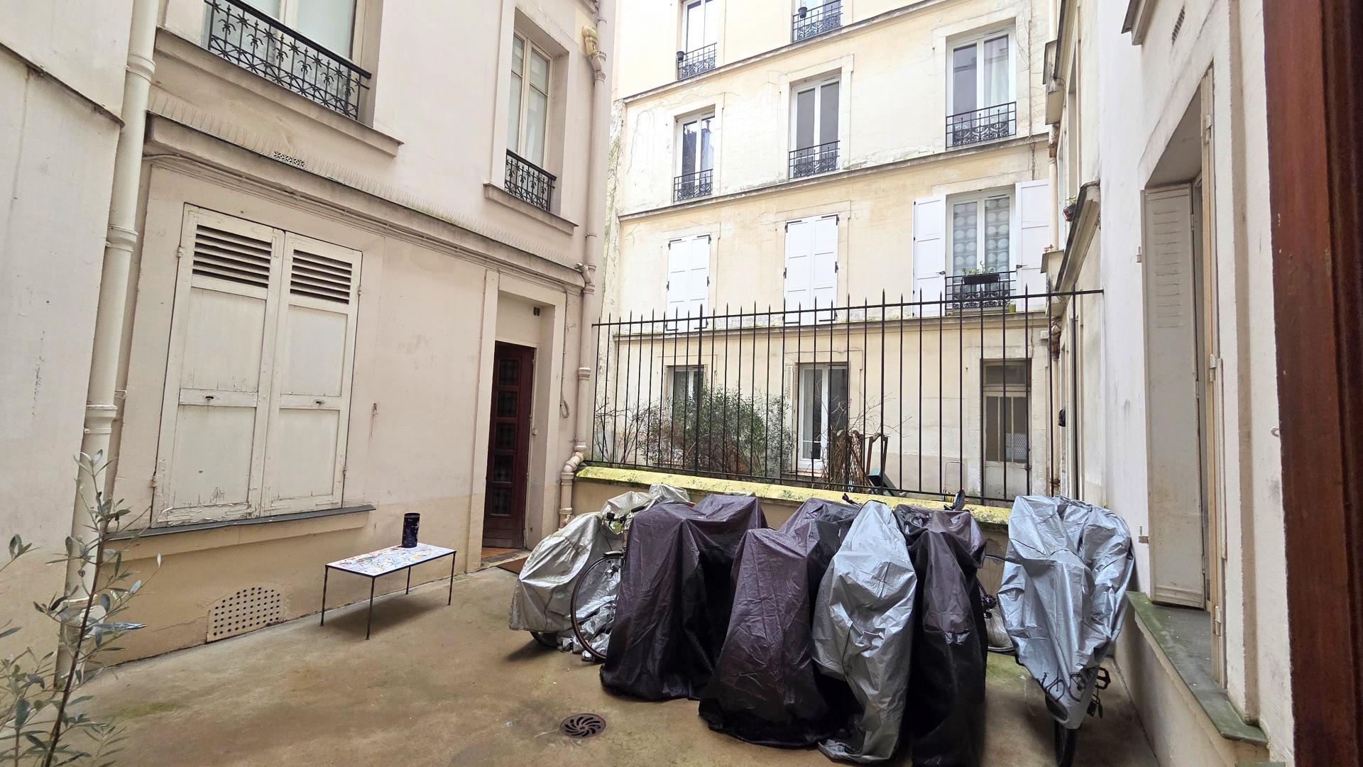 Studio à rénover + cave 