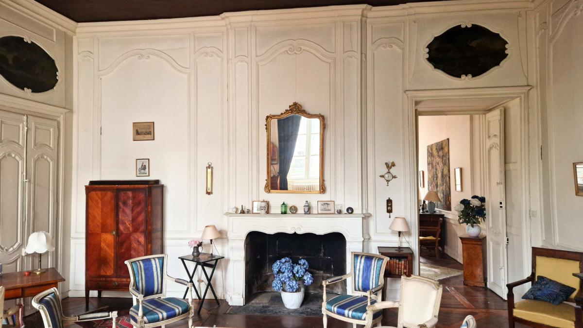 Intra-muros bel appartement ancien lumineux