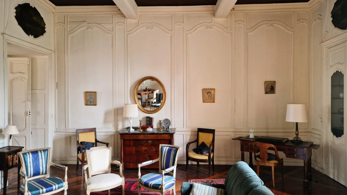 Intra-muros bel appartement ancien lumineux