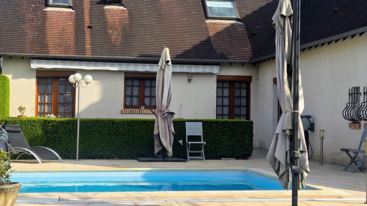 Centre-ville maison 5 ch piscine garage