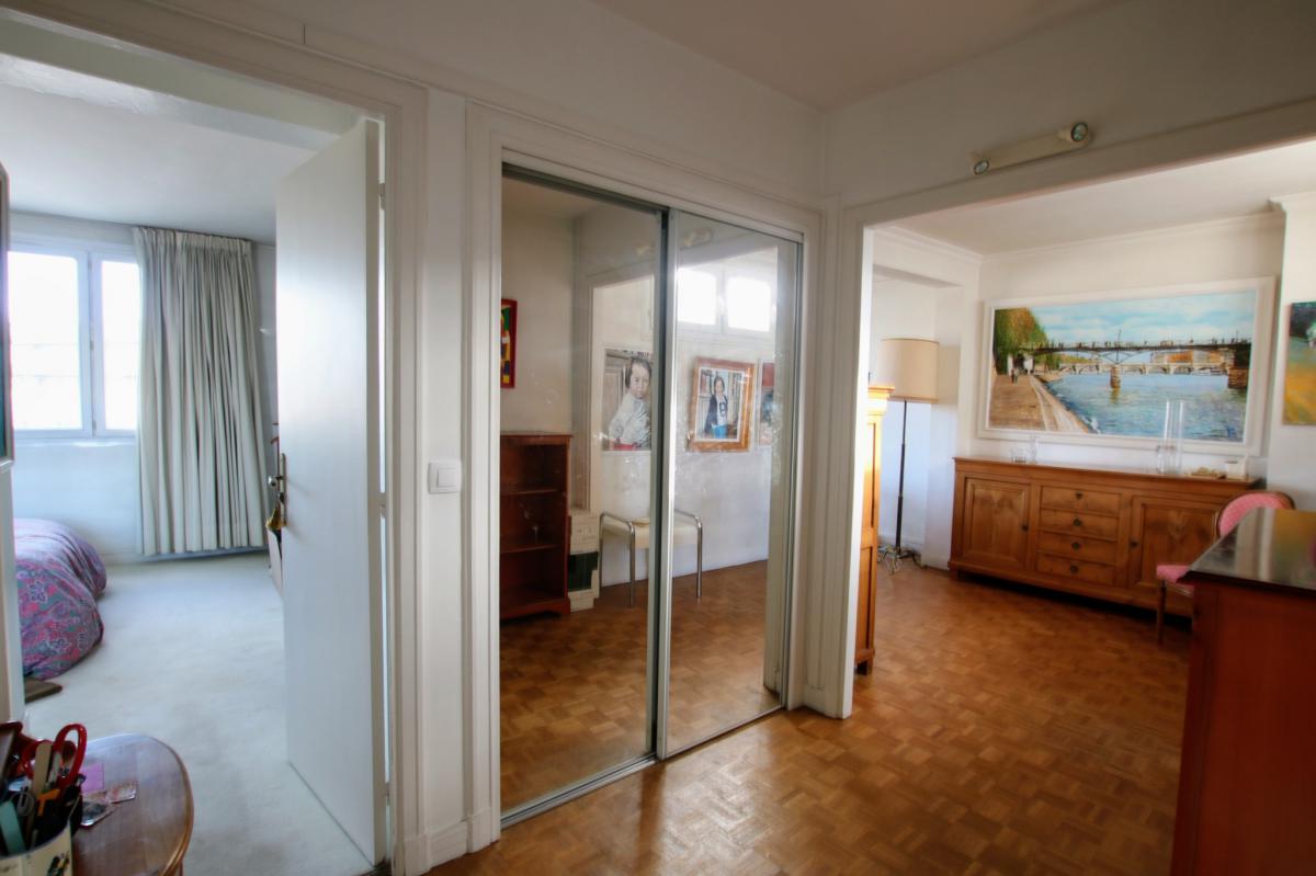Appartement T2 dernier étage cave + parking 