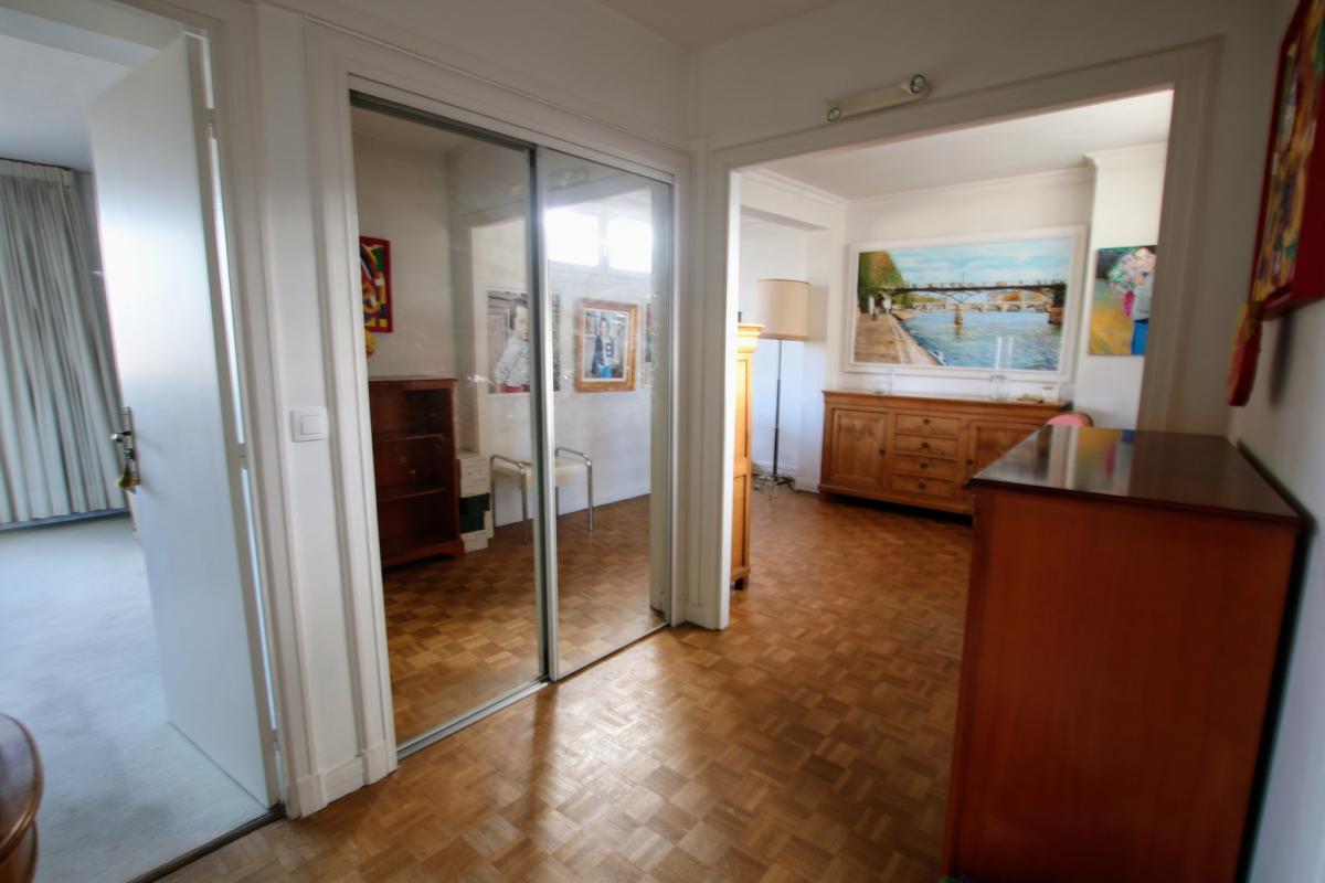 Appartement T2 dernier étage cave + parking 