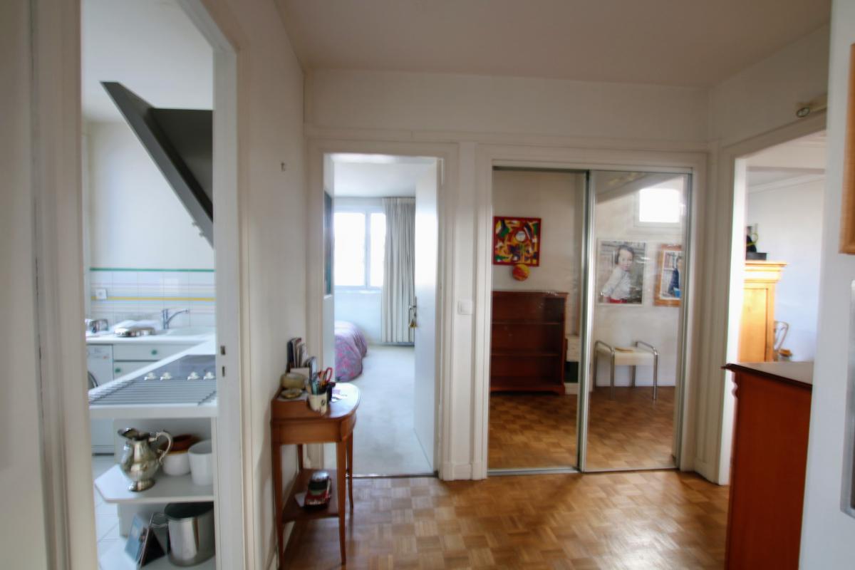 Appartement T2 dernier étage cave + parking 