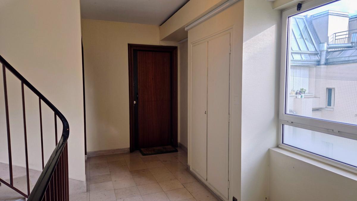 Appartement T2 dernier étage cave + parking 